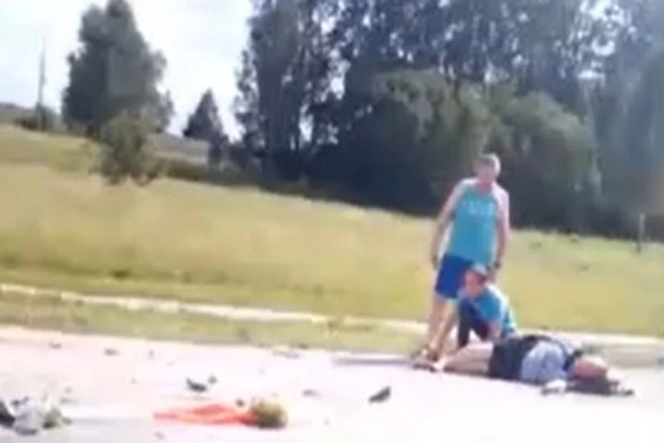 Сибирячка попала под колеса грузовика. Фото: стоп-кадр
