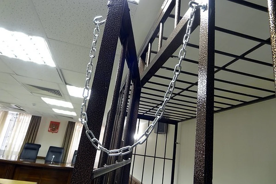 В Новом Уренгое осудили стрелявшего в полицейского из незаряженного пистолета