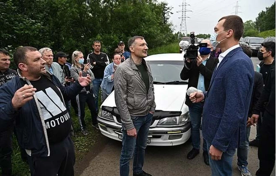 Люди засыпали врио губернатора Хабаровского края наболевшими вопросами