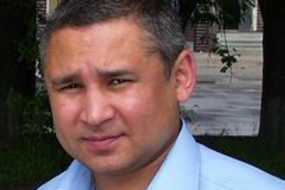 Пилоту стало плохо с сердцем во время полета, он скончался, когда коллеги пытались оказать ему первую помощь.