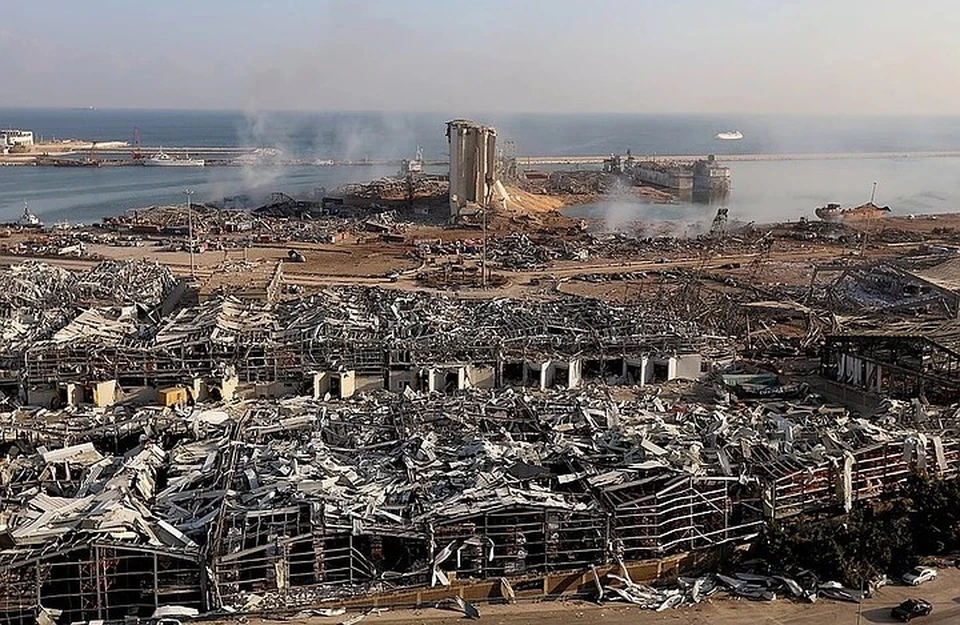 Порт Бейрута после мощного взрыва.