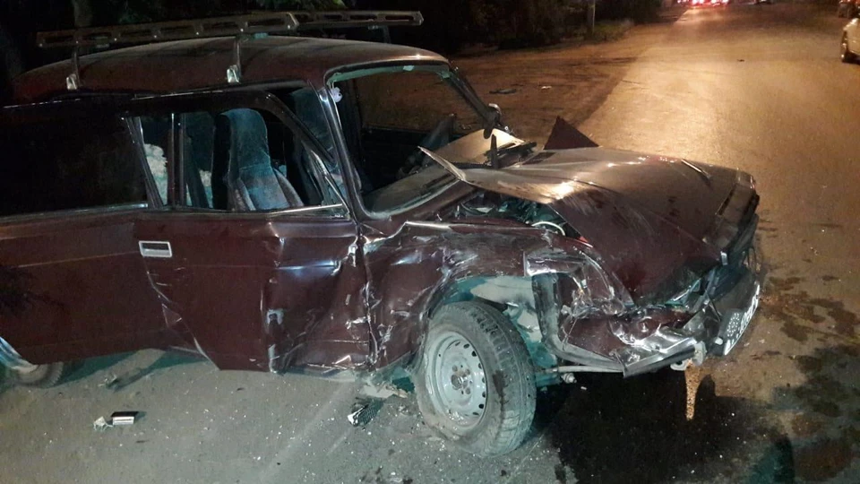 Столкнулись 3 автомобиля, 5 человек пострадали. Фото: Пресс-служба ГИБДД по Омской области.