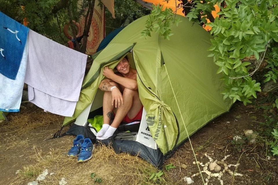 Алабаев Тим живет в палатке уже 2 месяца