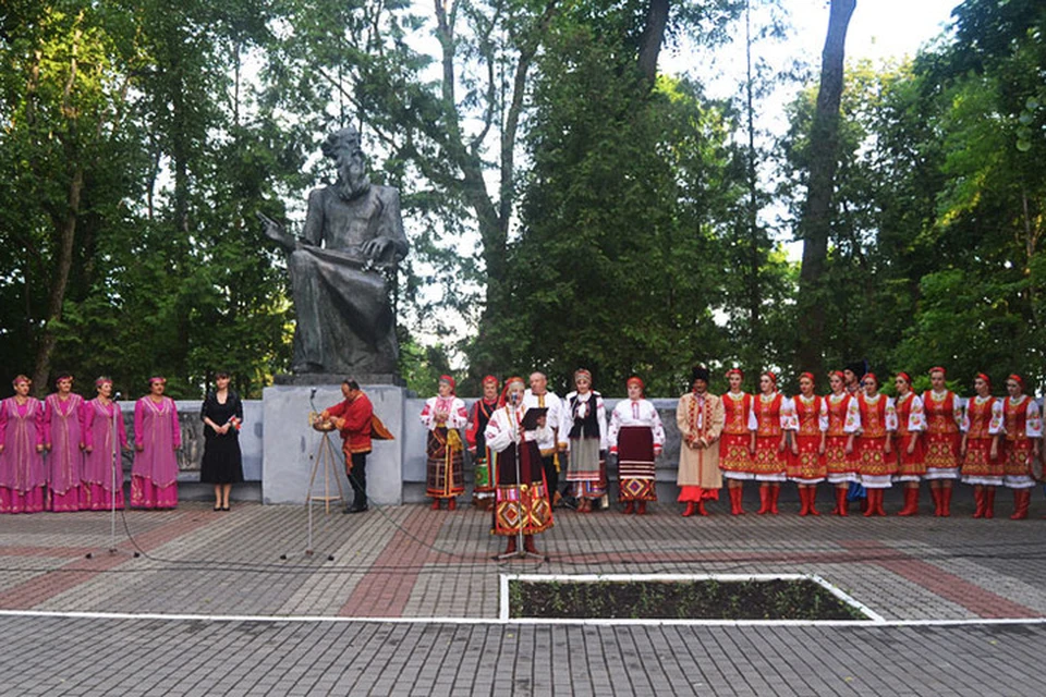 Погода трубчевск. Праздник Бояна в Трубчевске. На земле Бояна Трубчевск. Трубчевск фестиваль на земле Бояна. День баяна Трубчевск.