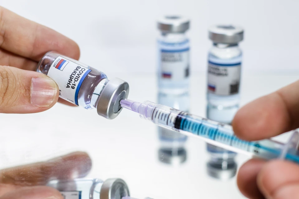 Российская вакцина будет защищать от коронавируса минимум два года