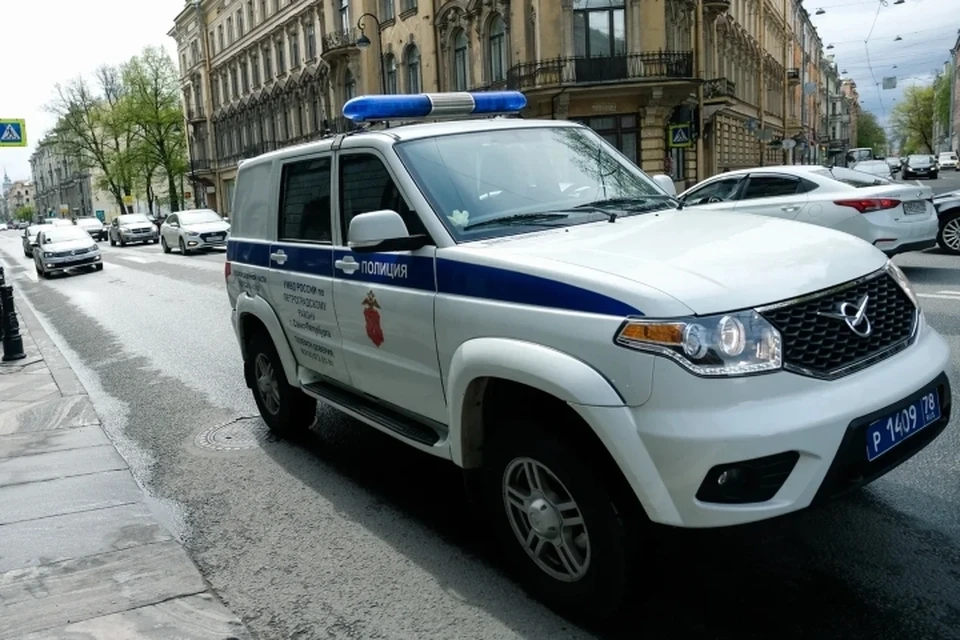 Извращенец, прикинувшийся звездой, развратил 11-летнюю девочку через соцсети.