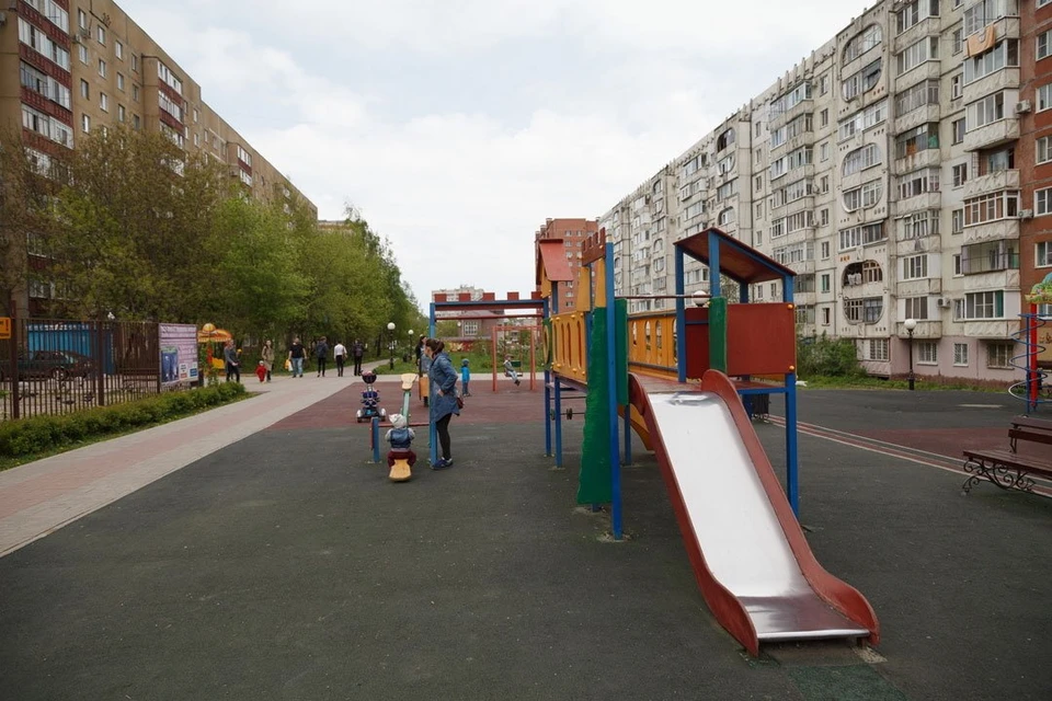Ребенок сорвался с высоты пятого этажа. Иллюстративное фото