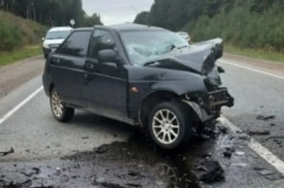 Пассажир и водитель иномарки с различными травмами госпитализированы. Фото: chp_59/instagram
