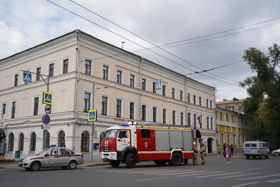 Здания суда проверяют спецслужбы