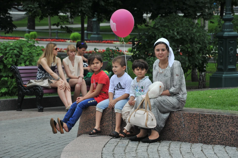 мигранты больше не компенсируют ускоряющуюся естественную убыль населения России.