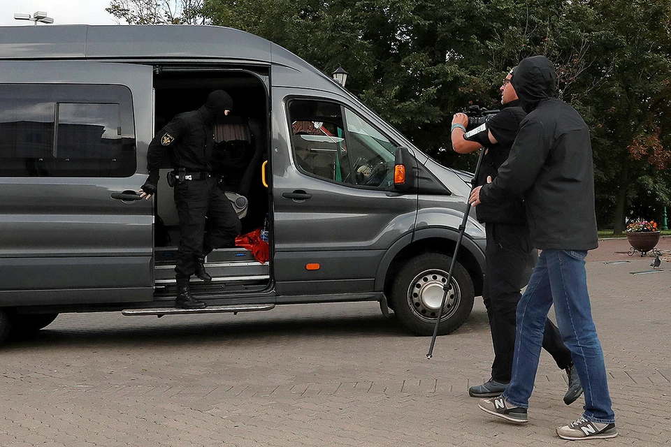 В Минске задержали два десятка журналистов, собиравшихся работать на митинге оппозиции.