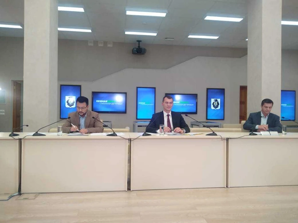 В первый день осени врио губернатора Хабаровского края Михаил Дегтярев пообщался с жителями региона в формате прямой линии