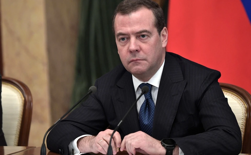 Медведев заявил о желании России заключить с Японией мирный договор