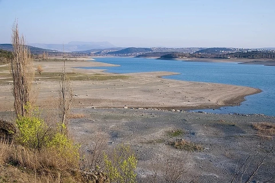 Симферопольское водохранилище, питающее крымскую столицу, наполнено водой всего на 18%