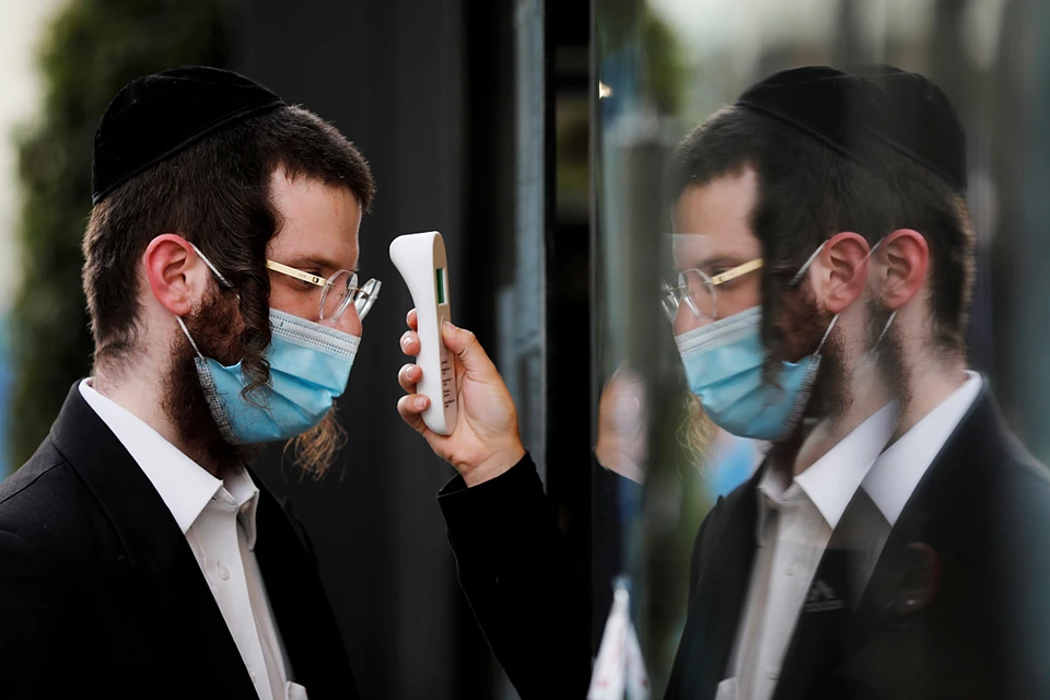 С середины лета уровень заболеваемости коронавирусом в Израиле продолжается оставаться одним из самых высоких в мире