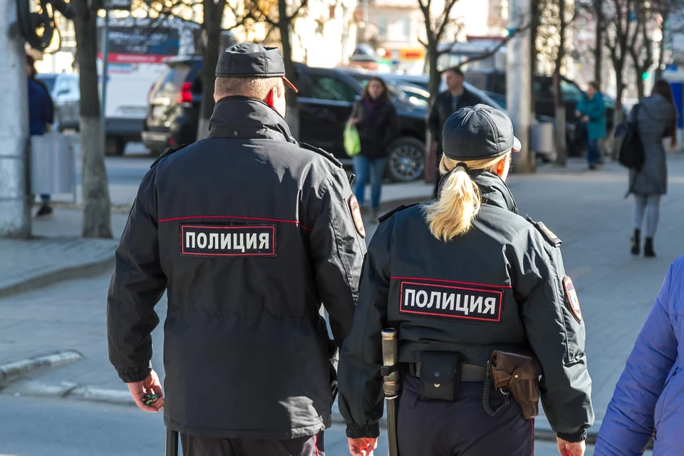 Мужчина обкрадывал магазины.