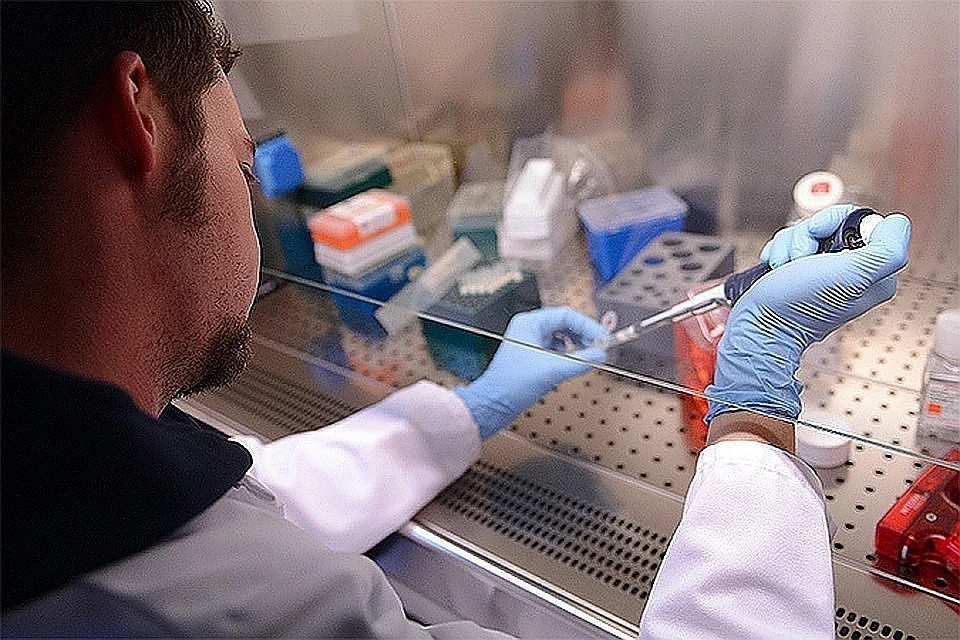 Эксперт рассказал про осложнения от оксфордской вакцины от коронавируса