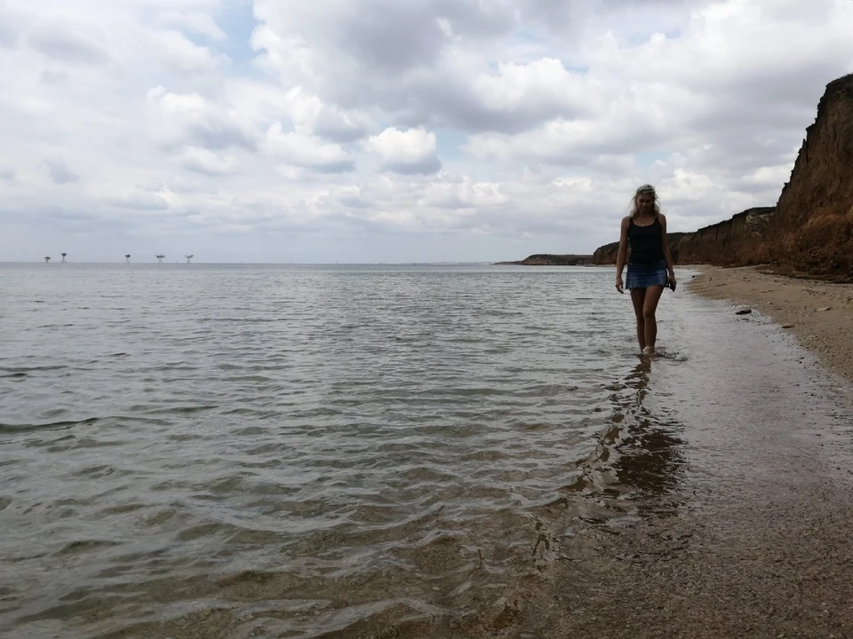 Вода в море еще не остыла.