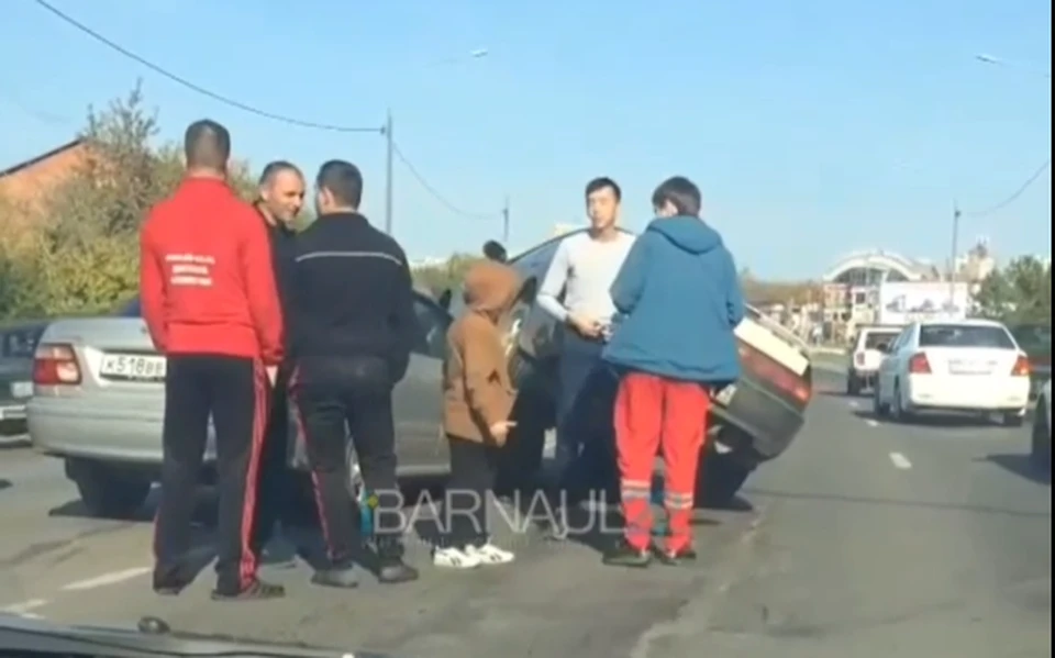 Скриншот видео Антона Молчанова из паблика "Барнаул 22"