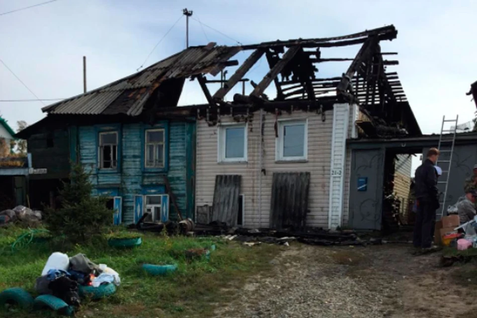 У семьи Пужлаковых из трех человек, которая снимала в этом частном доме квартиру, сгорели все вещи.