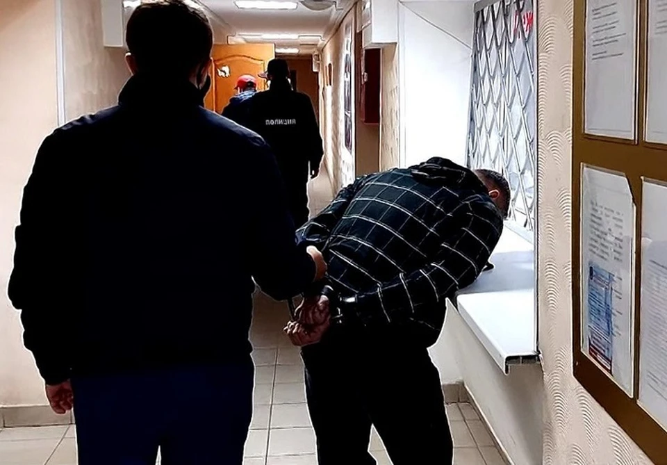 Подозреваемому, задержанному в Соликамске 49 лет. Фото: "Соль ТВ".