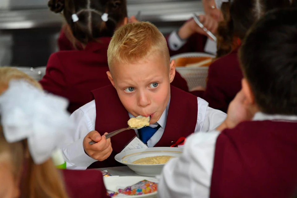 100 процентов школьников Алтайского края питаются в соответствии со всеми санитарным требованиями.