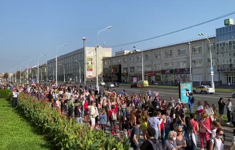 Минская милиция призывает людей оставаться дома. Фото: ТАСС