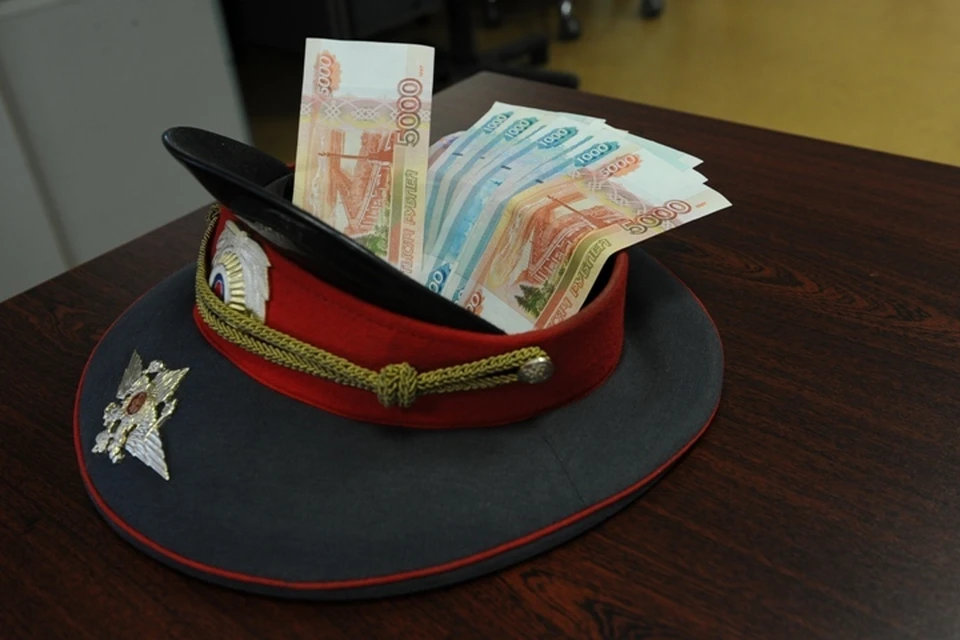 С бывшего сотрудника МВД Кузбасса взыскали сумму взяток, полученных за сообщения о трупах