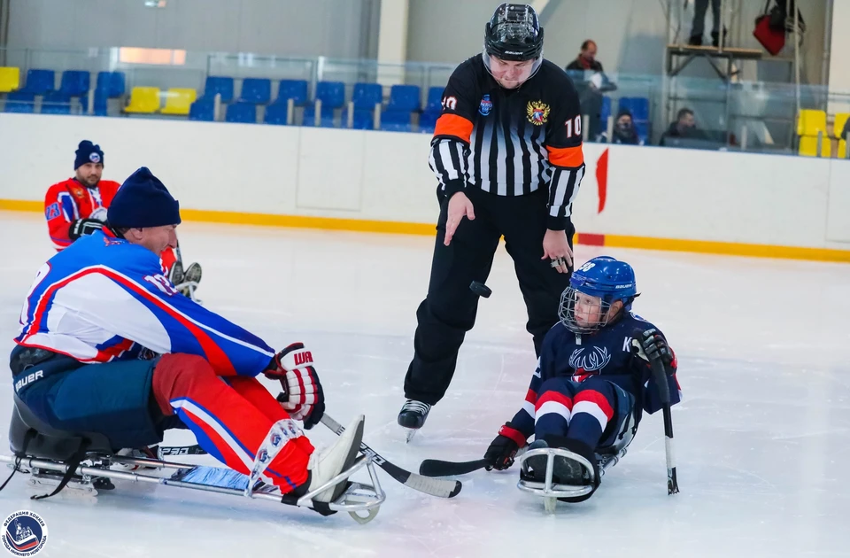 Нижегородский министр спорта сыграл в хоккей с юными торпедовцами