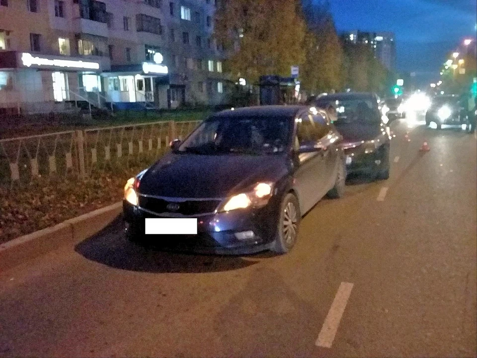 «Опель» и «Киа» не поделили дорогу в Нижневартовске. Фото пресс-службы ГИБДД региона.