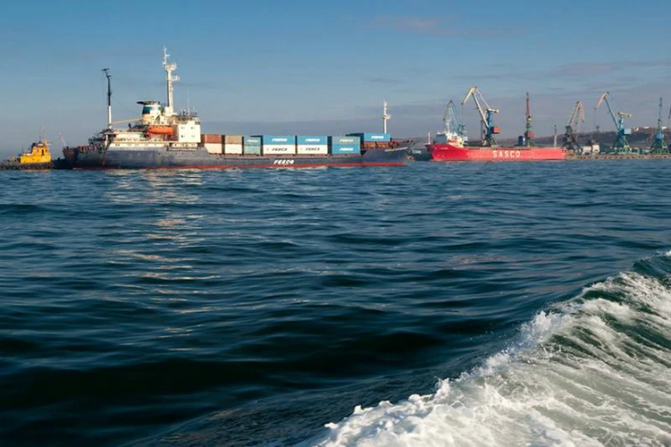 Крупнейший российский морской порт на белом море. Южно-Сахалинск порт. Порт Корсаков. Пригородное Сахалин. Порт Корсаков Северный ковш.