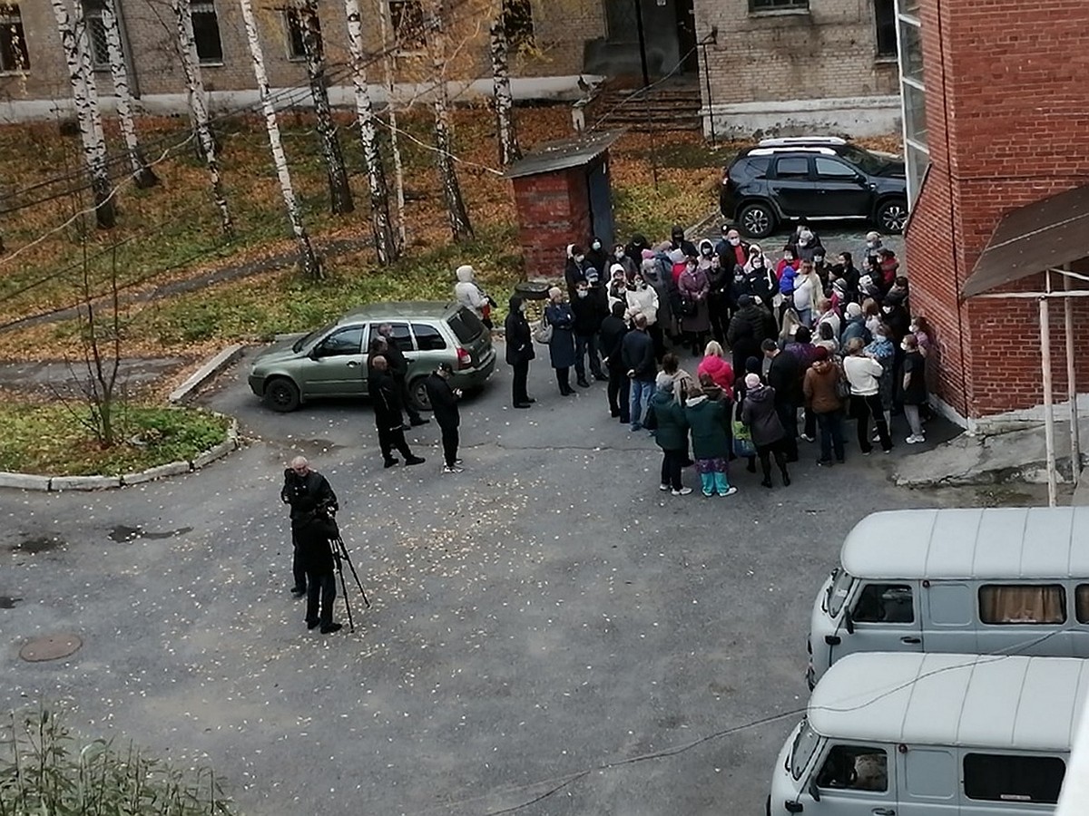 Рожаем дома, в поле или в ванной?»: закрытие единственного роддома в  Златоусте обернулось скандалом - KP.RU