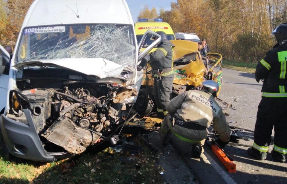 В Тульской области в страшном ДТП такси с маршруткой погибло три человека