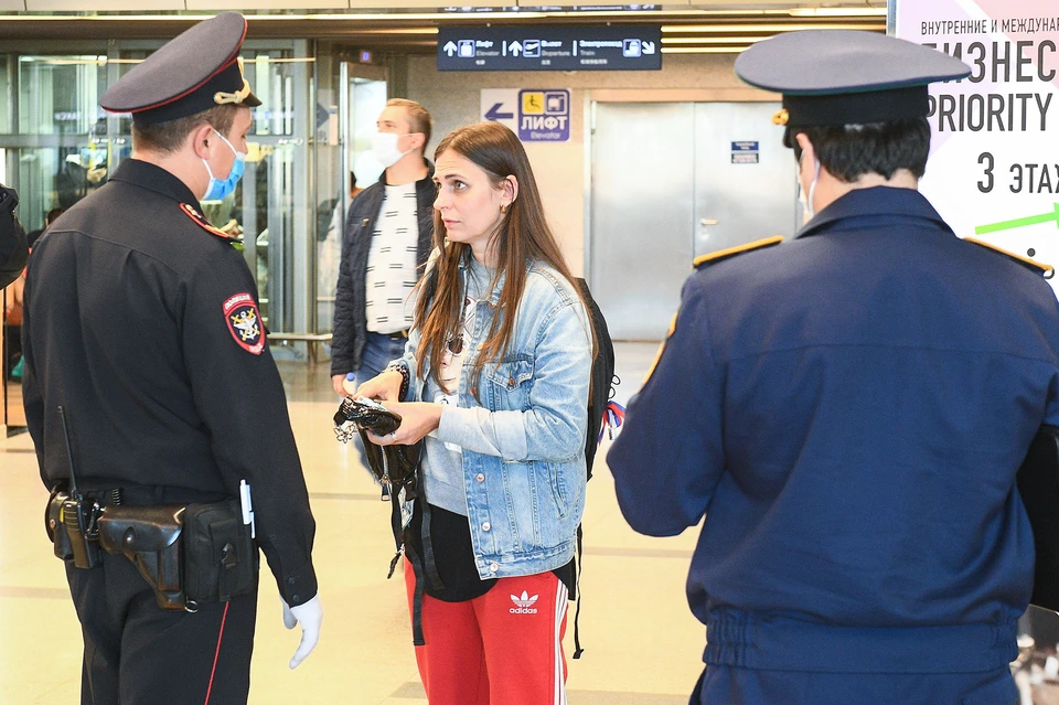 Более 70 нарушителей масочного режима выявили в аэропорту «Внуково». Фото: Департамент торговли и услуг Москвы