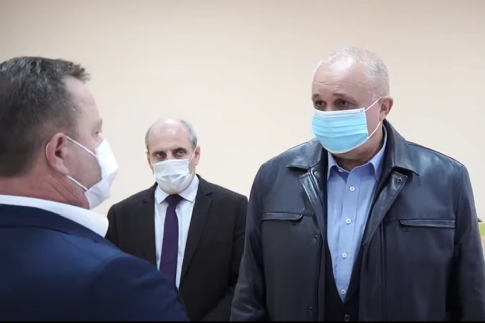 Сергей Цивилев отчитал двух министров за гигантские очереди в поликлинике. Фото: Цивилев/Live /Youtube.com
