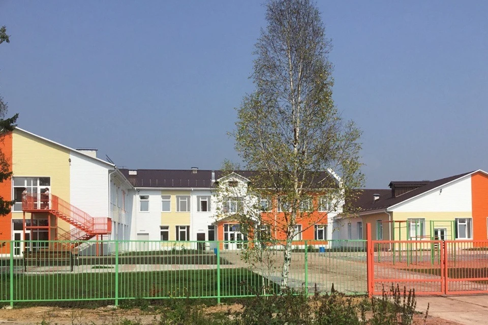 В Красноярском крае глава района приняла школу с проблемной канализацией и без гидроизоляции за 135 миллионов рублей. Фото: Александр Глисков