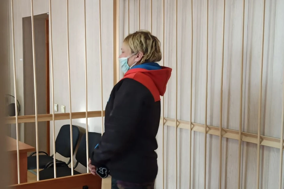 Мать погибших детей плакала на суде.