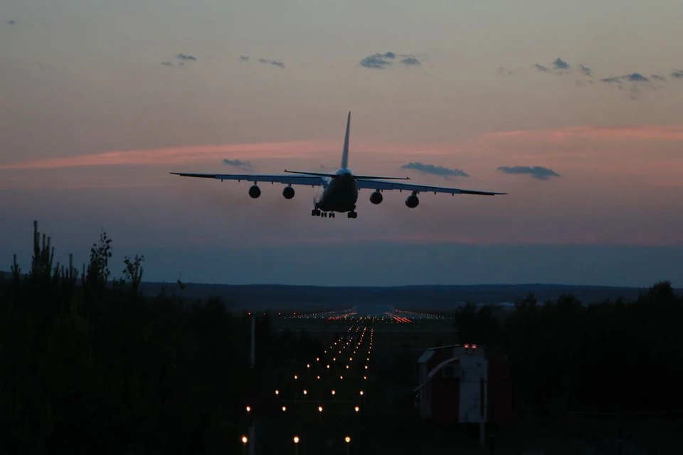 Самолет, летевший в Новосибирск, экстренно сел в Тюмени.