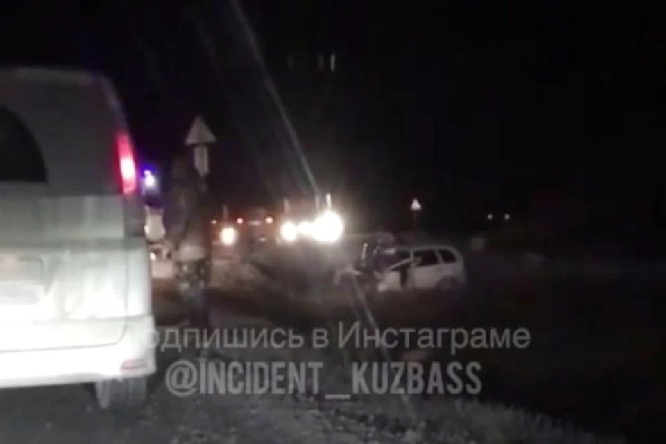 В лобовом ДТП с грузовиком в Кузбассе погиб водитель легковушки. ФОТО: Инстаграм, dtp_kuzbass