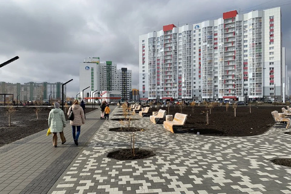 Новый сквер на пересечении улиц Ускова и Взлетной (фото Дмитрий Карбышев)