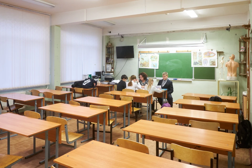 Петербургские родители спросили Александра Беглова о формате обучения после каникул