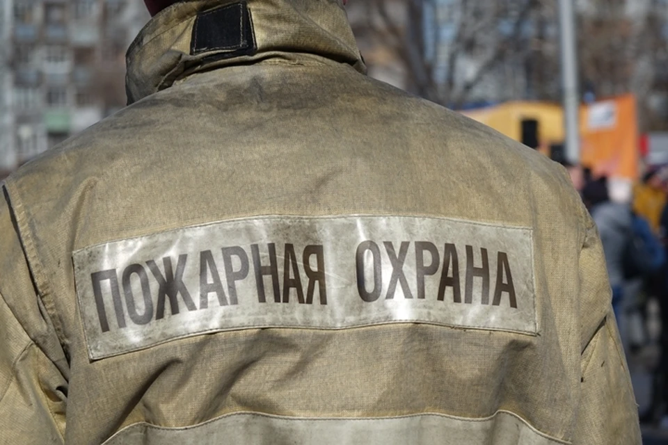 18 пожарных тушили пожар в торговом комплексе в Кемерове