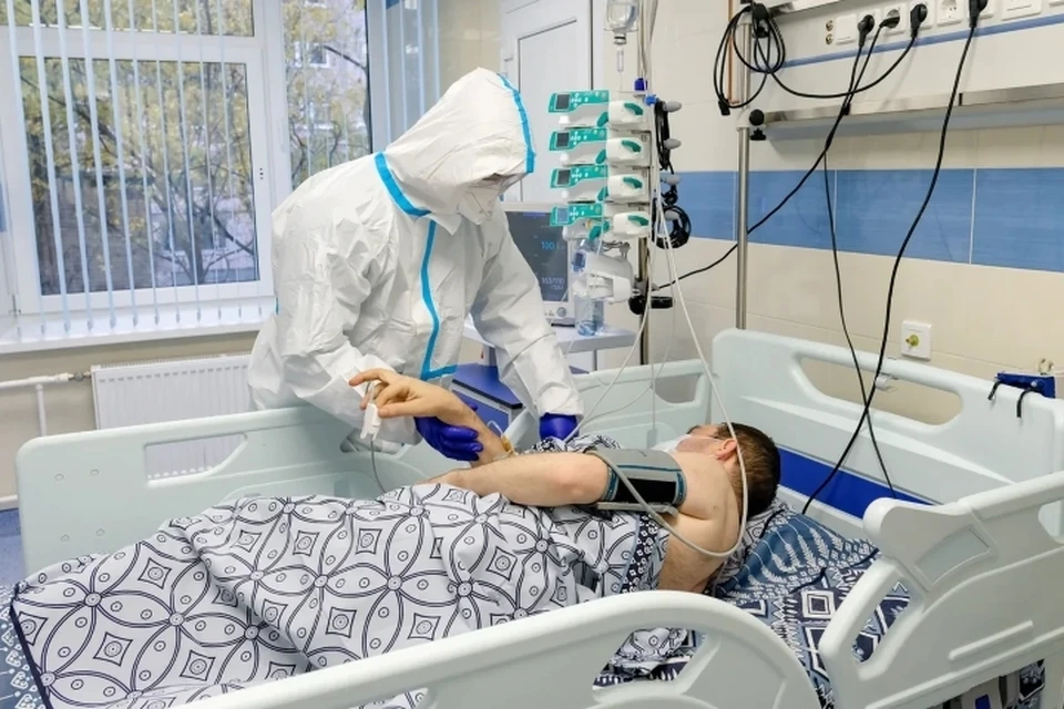 Антирекорд по числу госпитализаций пациентов за сутки зафиксировали в Санкт-Петербурге.