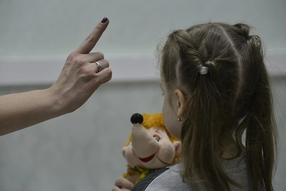 Насилие над детьми часто идет из интернета