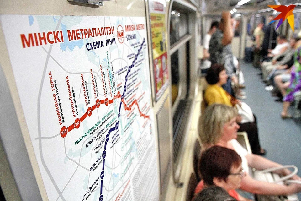 В Минске заработали все станции метро и появился интернет.