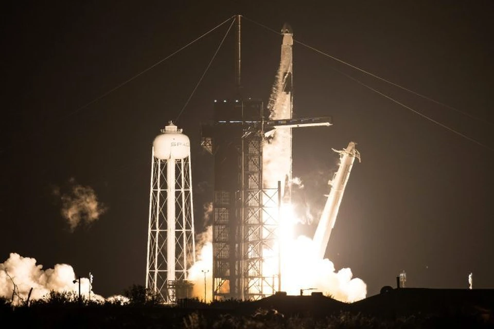 Ракета-носитель Falcon 9 стартовала с космодрома на мысе Канаверал
