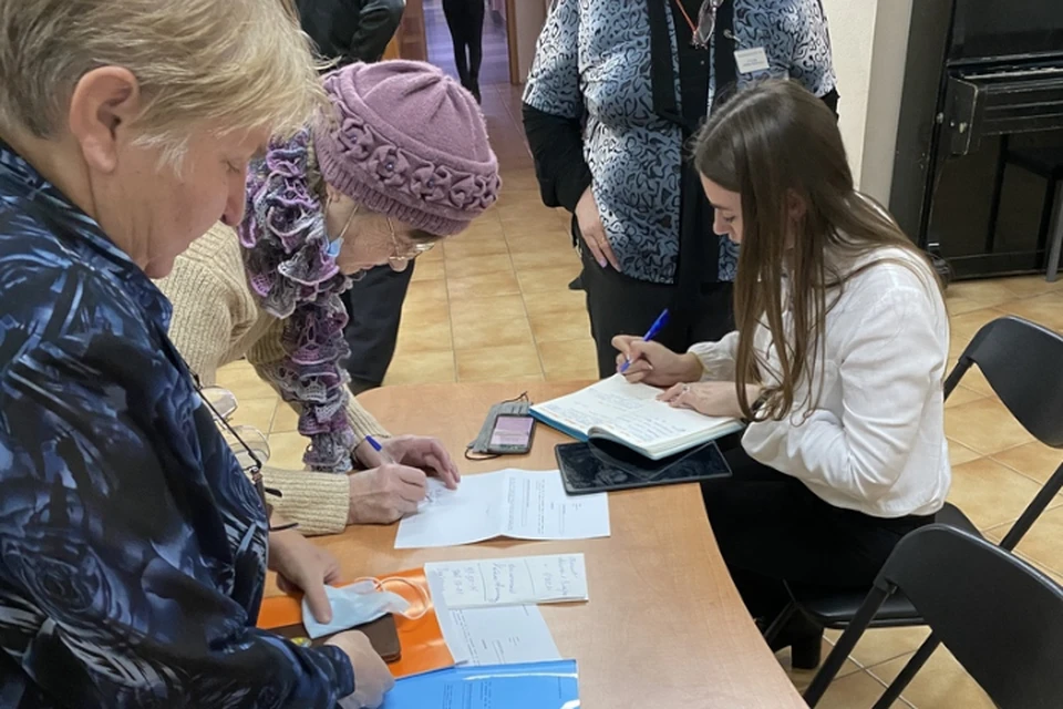 На такие встречи чаще всего приходят люди пожилого возраста. Фото: АтомЭнергоСбыт.