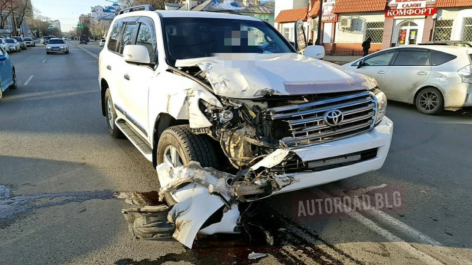 Автомобиль молодого человека заметно пострадал. Фото: www.instagram.com/autoroad.blg/