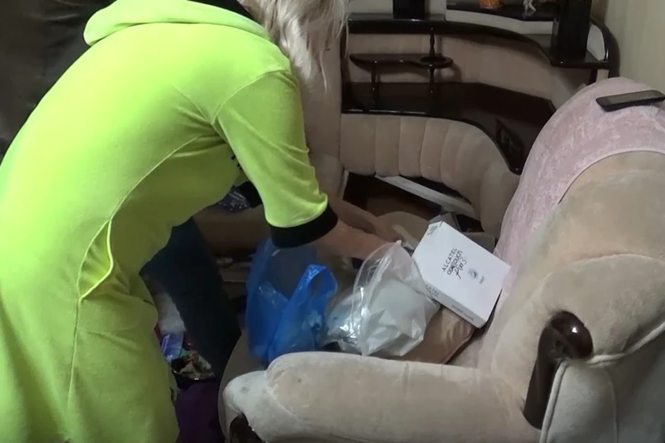 В квартире женщины провели обыск. Фото: кадры видео, предоставлено ГУ МВД по Челябинской области