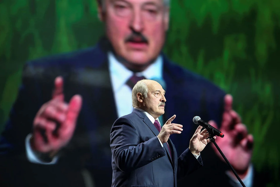 Вернувшаяся жесткая манера разговора Лукашенко с Москвой объясняется как четвертьвековой привычкой